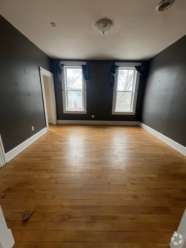 Building Photo - 317-319-319 E Garfield Ave