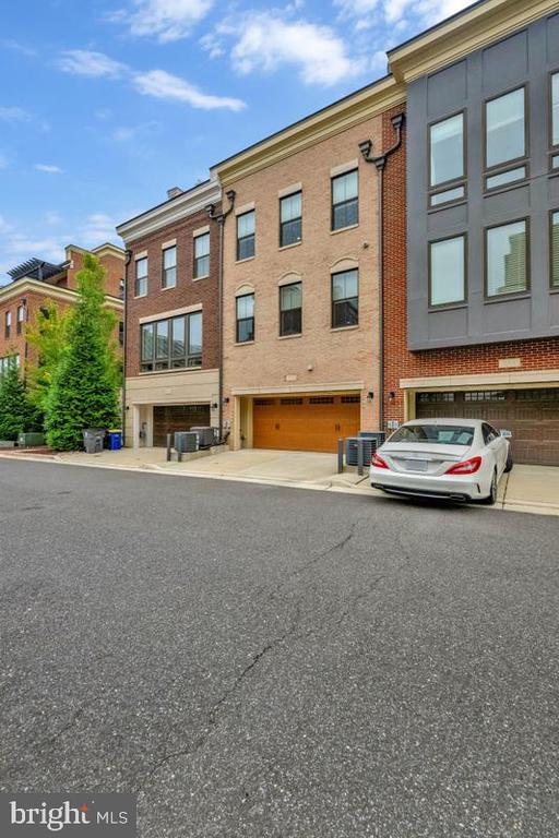 Building Photo - 518 Harborview Dr