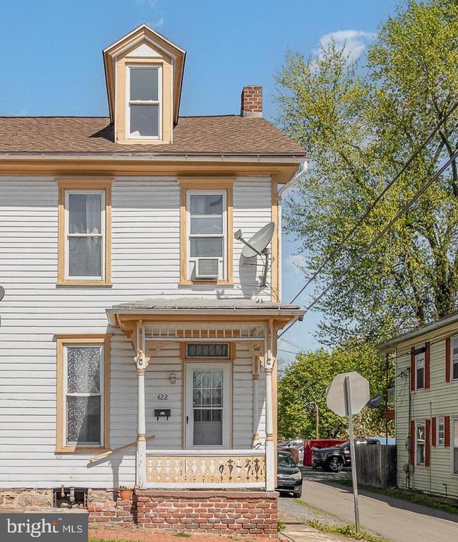 Building Photo - 422 Mulberry St