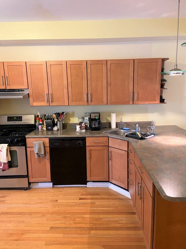 Building Photo - 5552 Avondale Pl