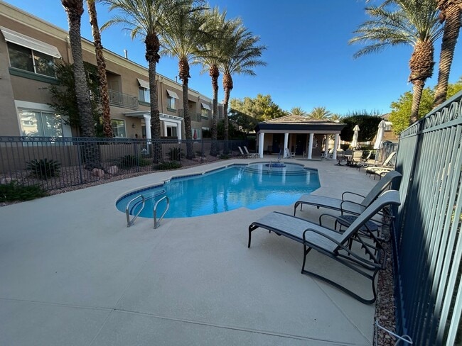 Building Photo - MOVE IN SPECIAL WITH THIS BEAUTIFUL GATED COMMUNITY - TOP FLOOR CONDO WITH BALCONY IN SUMMERLIN