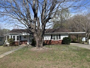 Building Photo - 408 Tenth Street