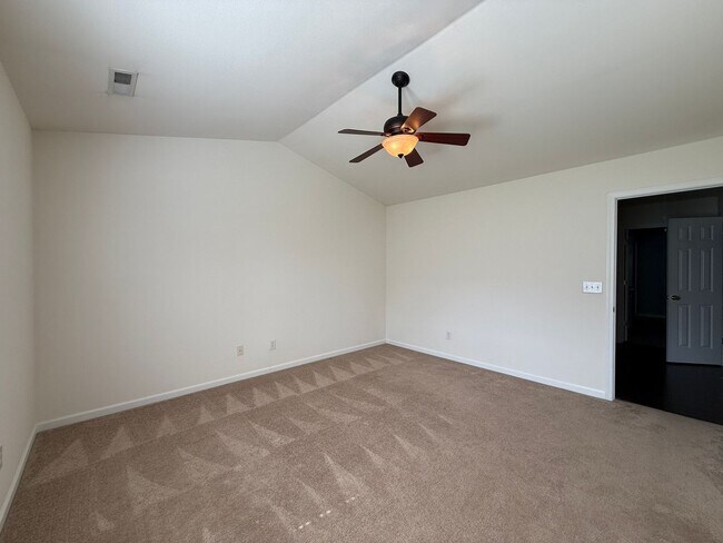 Building Photo - 5994 Fox Point Cir