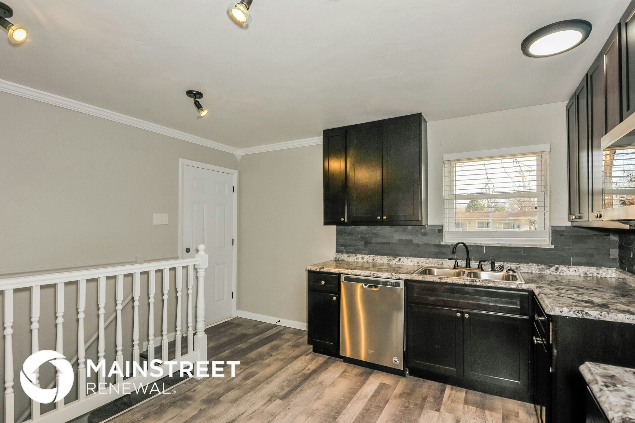 Building Photo - 535 Ryan Dr