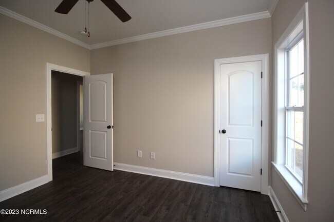 Building Photo - 2224 Brookville Dr