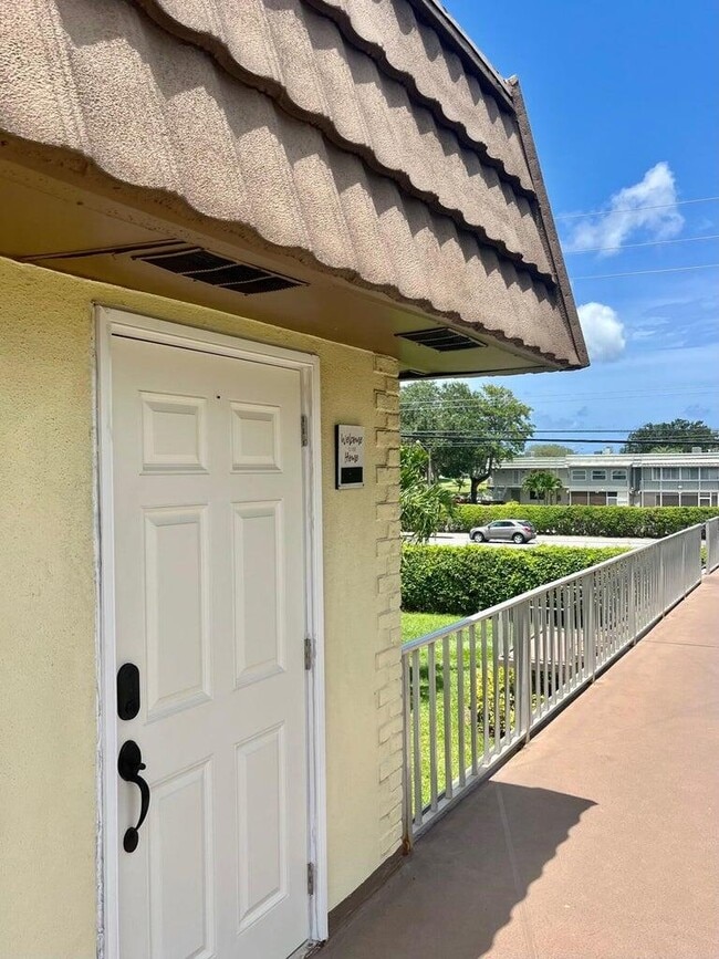 Building Photo - 123 Saxony Trail