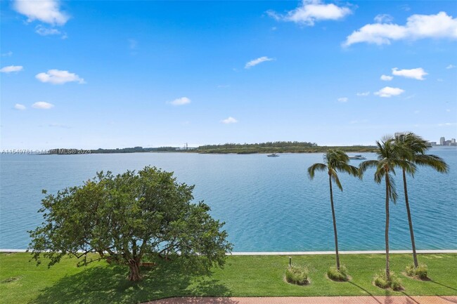 Building Photo - 2442 Fisher Island Dr