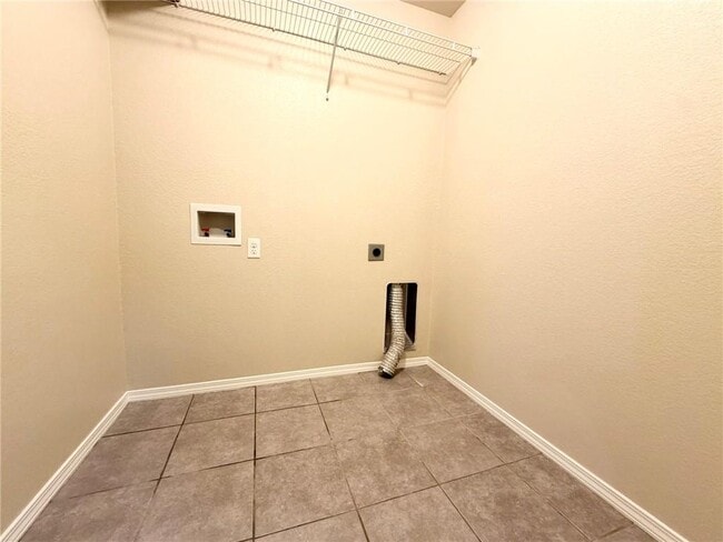 Building Photo - 610 Saddlehorn Dr