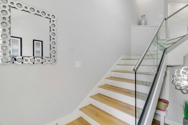 Building Photo - 104 Sea Oats Dr