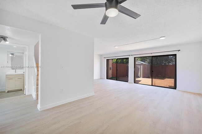 Building Photo - 3809 SW 82nd Ave