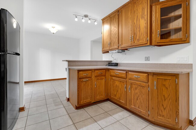 Building Photo - 1N280 Morse St