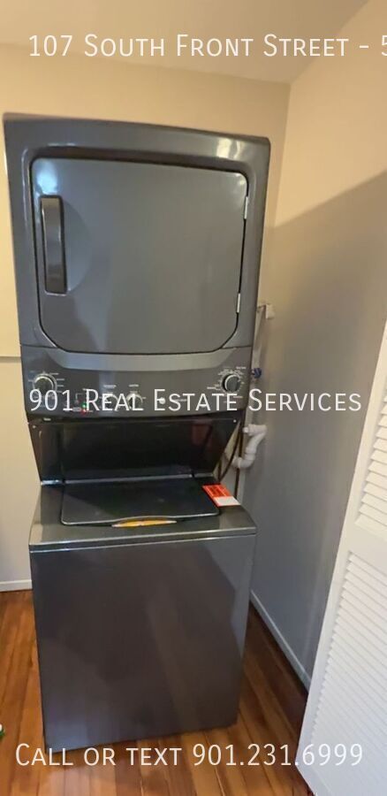 Building Photo - 107 S Front St