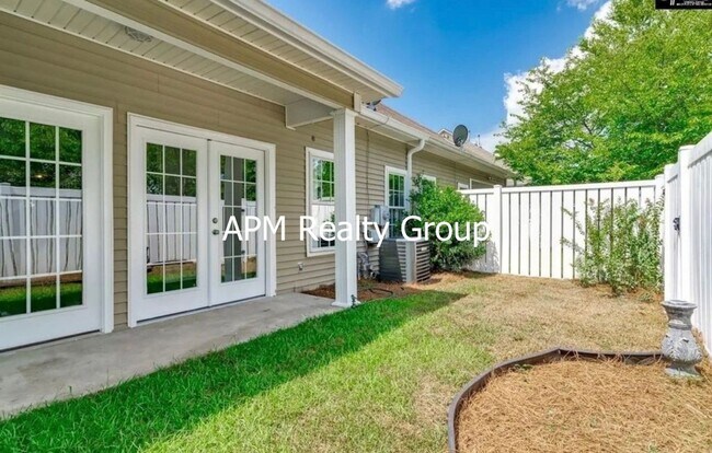 Building Photo - Easly Living Townhome