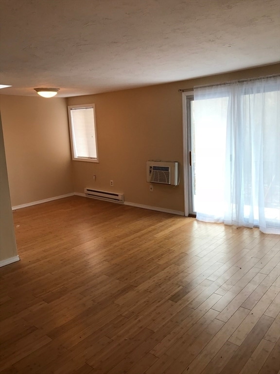 Building Photo - 96 Main St