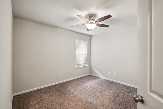 Building Photo - 13402 E Summer Chase Cir