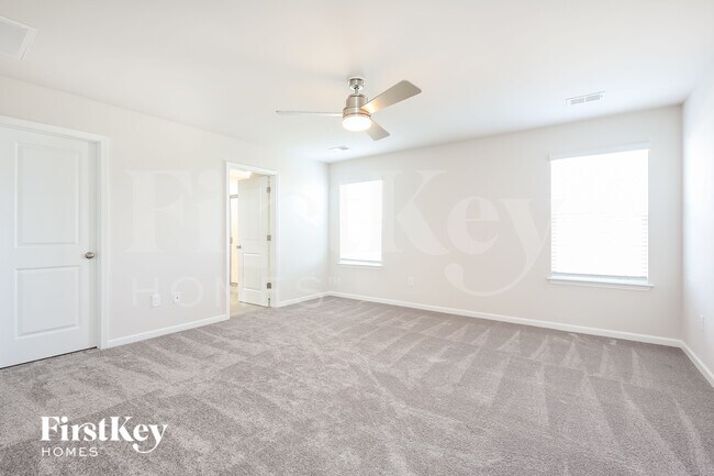 Building Photo - 1100 Mission Hill Ln