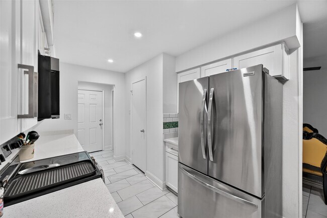 Building Photo - 11230 Bandlon Dr