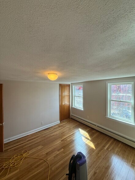 Building Photo - 22 8th St