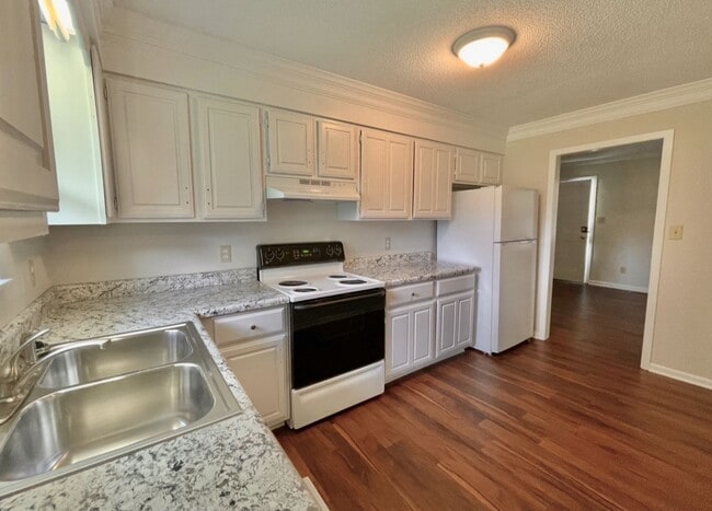 Building Photo - Large 2 bedroom/2 bath in Karna
