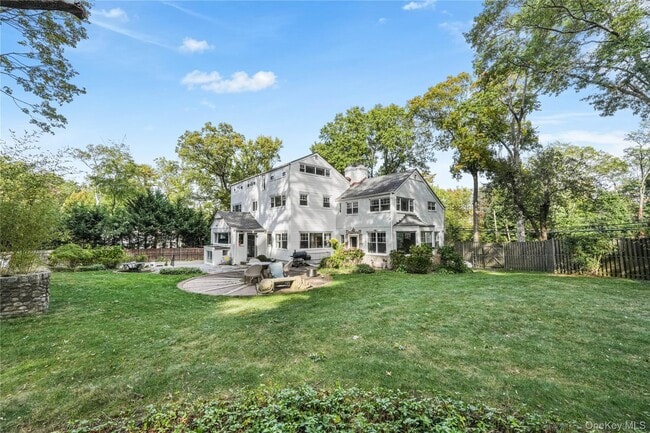 Building Photo - 24 Mineola Ave