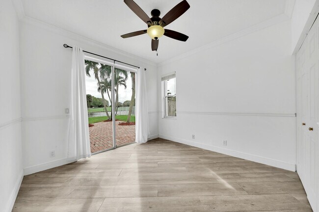 Building Photo - 5878 Bay Hill Cir