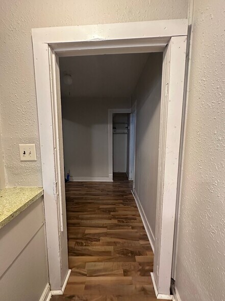 Building Photo - 629 Park Ave