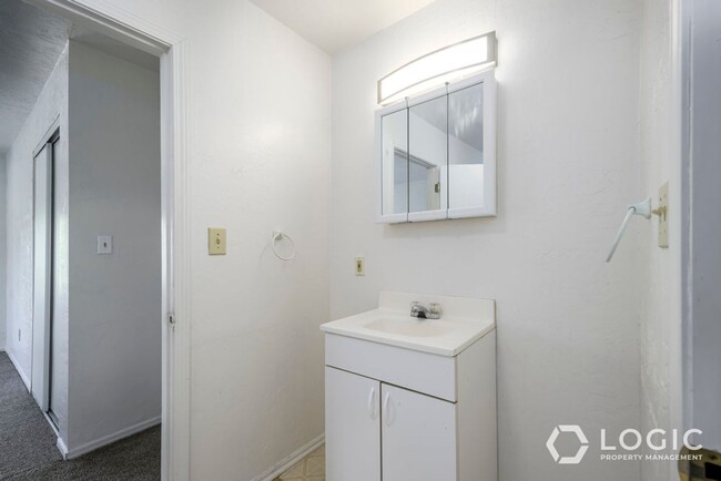 Building Photo - Great Family Home in Excellent Sugar House...