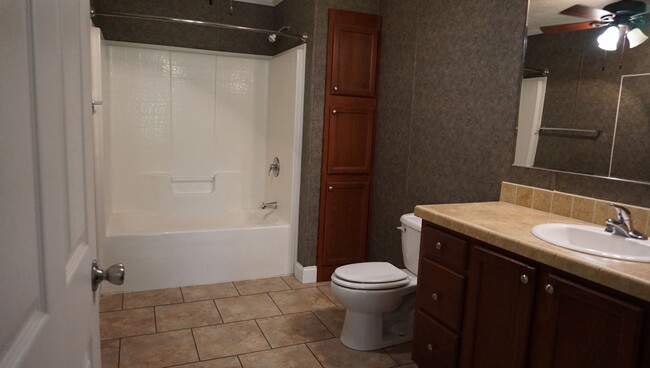 Building Photo - Home in the Lowndes County