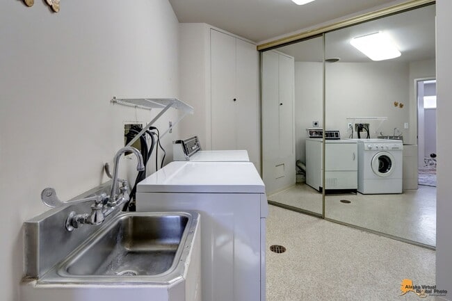 Building Photo - 1835 W 15th Ave