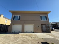 Building Photo - 3 BR / 2 BA Single Family Home, Hardwood F...