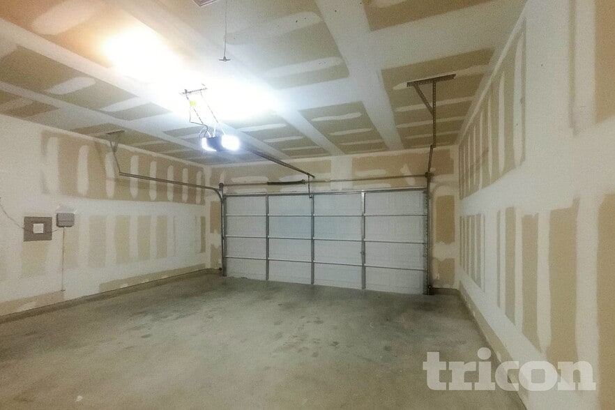 Building Photo - 13124 Settlers Trail