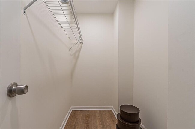 Building Photo - 4523 Runnemede Rd NW