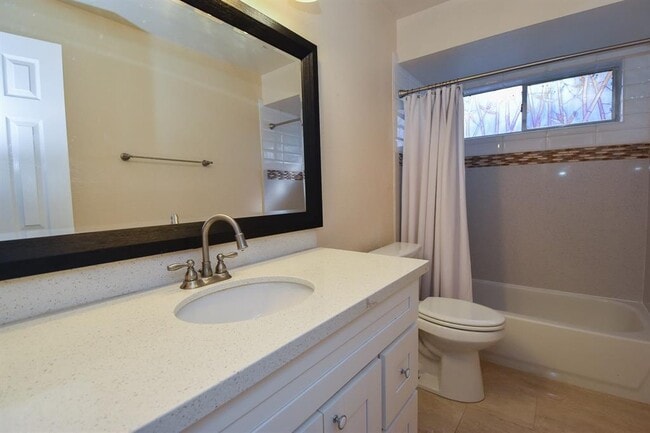 Building Photo - 14814 Cantor Cir
