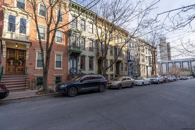 Building Photo - 279.5 Hudson Ave