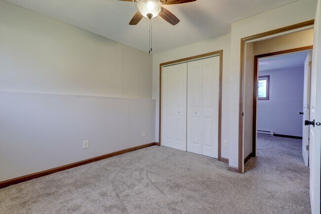 Building Photo - 2273 Country Ln