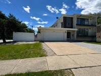 Building Photo - 16W671 56th St