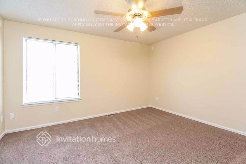 Building Photo - 5325 W 115th Pl