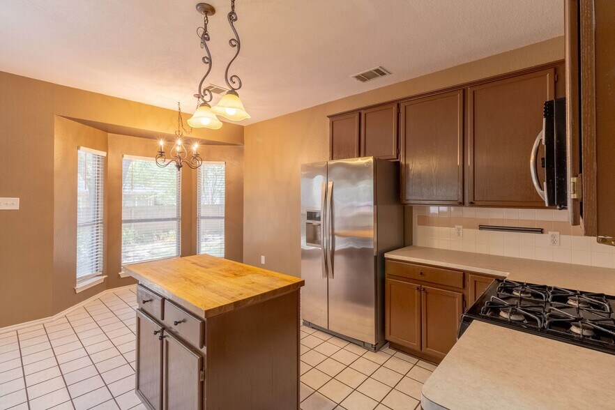 Building Photo - 8209 Forest Heights Ln
