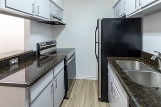 Building Photo - 4044 Buena Vista St