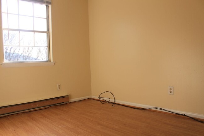 Primary Photo - 3 Bedroom Townhouse - Near While Park - 06...