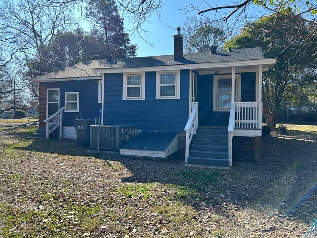 Building Photo - Comfortable 3 Bedroom Home in West Charlotte