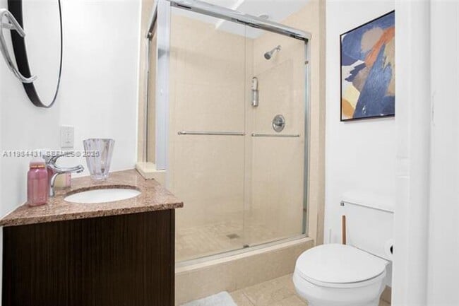 Building Photo - 801 Brickell Key Blvd