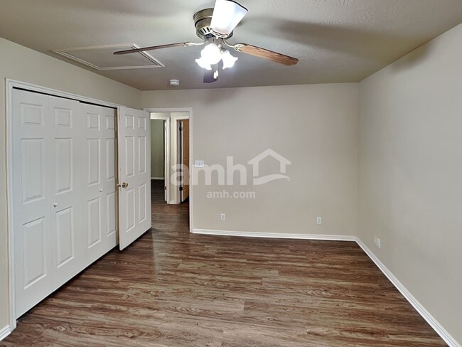 Building Photo - 5052 W Wormwood Dr