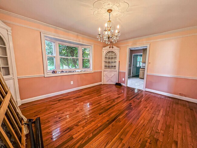 Building Photo - Cheerful 2 Bedroom 2 Bathroom with Spaciou...
