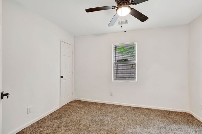 Building Photo - Updated Greenville Home