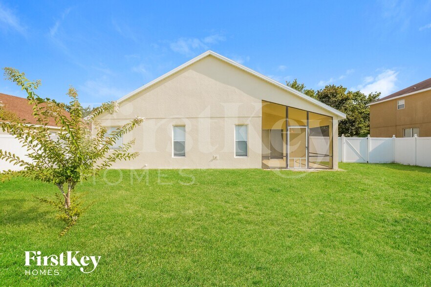 Building Photo - 2424 Deer Creek Blvd