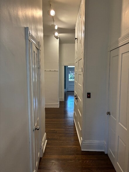 Building Photo - 1570 Linden Ave