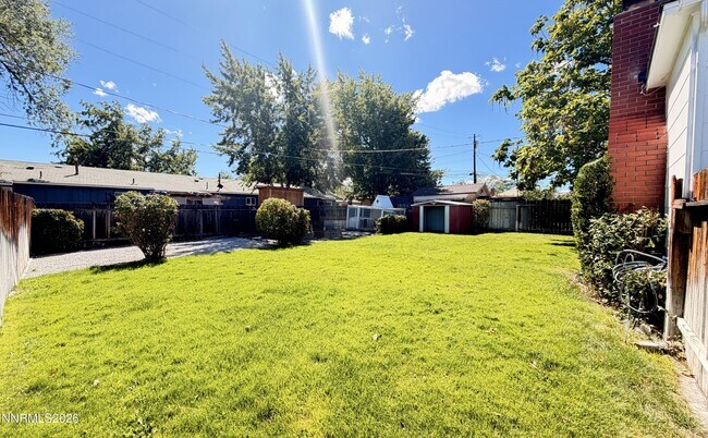 Building Photo - 751 Balzar Cir