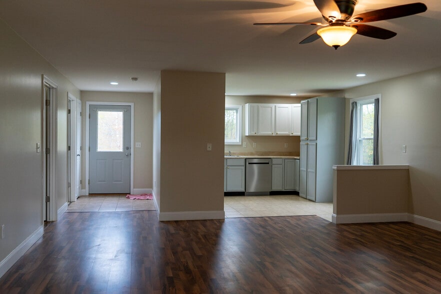 Building Photo - 101 Rocky Dunn Rd