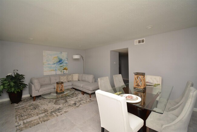 Building Photo - 12633 Memorial Dr